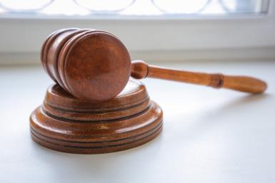 За падение с лестницы россиянка отсудила у ночного клуба более 500 тысяч рублей