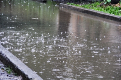 Кому повезет с погодой, а кому пора доставать зонты - прогноз на выходные в РФ