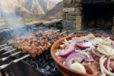 За этот рецепт маринада дяде кланяются все друзья: раскрываю кавказский секрет сочного мяса