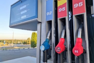 В России водителям напомнили о штрафах за бензин