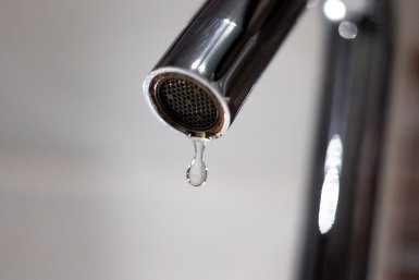 Отключение горячей воды: сроки, правила и перерасчет