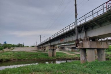 Троих детей по колено в воде нашли под мостом в Уссурийске Пресс-служба УТ МВД России по ДФО