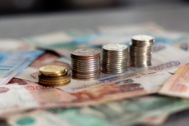 Вклады под 13% и слухи о заморозке: эксперты сказали, стоит ли бояться за деньги