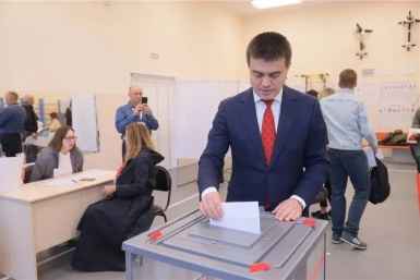 Михаил Котюков одним из первых проголосовал на выборах
