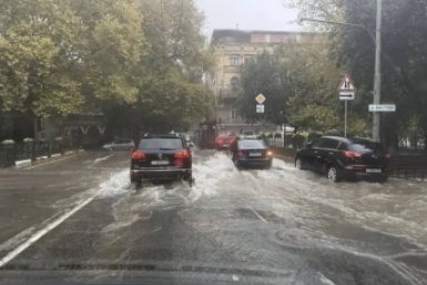 В Ялте бушует непогода Соцсети С. Шевченко
